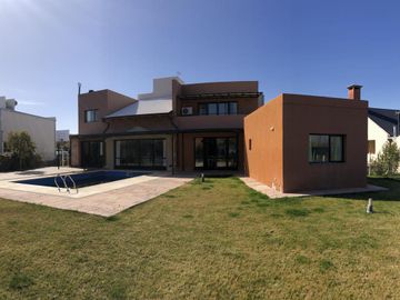 Casa - Confluencia