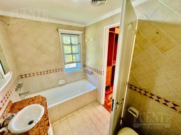 Casa - Solar Del Bosque - Venta con Renta