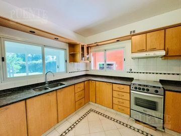 Casa - Solar Del Bosque - Venta con Renta