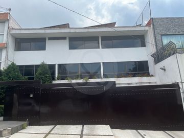 CASA EN LOMAS DE TECAMACHALCO EN VENTA  Casa en renta en Lomas de Tecamachalco