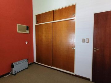Casa 5 ambientes en Moron Sur