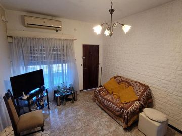 Casa 5 ambientes en Moron Sur