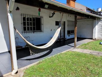 Casa 5 ambientes en Moron Sur