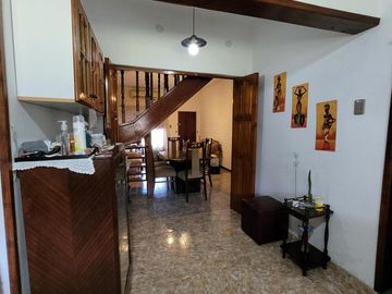 Casa 5 ambientes en Moron Sur