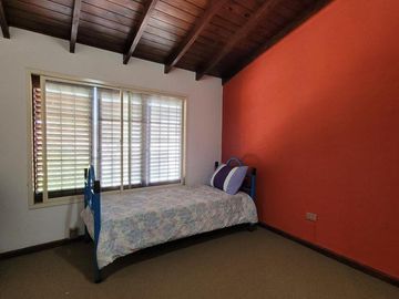 Casa 5 ambientes en Moron Sur
