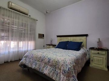 Casa 5 ambientes en Moron Sur