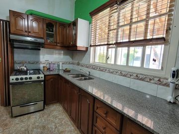 Casa 5 ambientes en Moron Sur