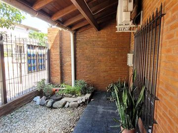 Casa 5 ambientes en Moron Sur