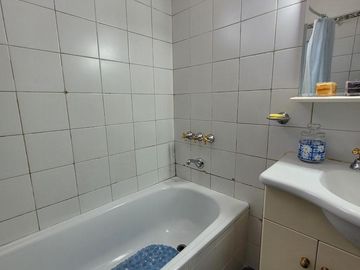 Casa 5 ambientes en Moron Sur