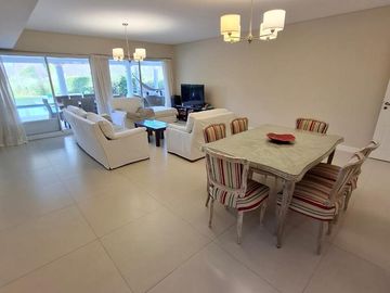 Vendo Casa en Buenos Aires Golf Club / Bella Vista