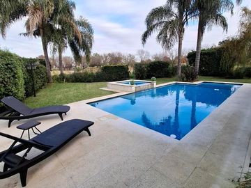 Vendo Casa en Buenos Aires Golf Club / Bella Vista