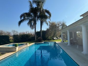 Vendo Casa en Buenos Aires Golf Club / Bella Vista