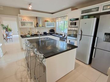 Vendo Casa en Buenos Aires Golf Club / Bella Vista