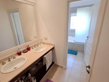 Vendo Casa en Buenos Aires Golf Club / Bella Vista