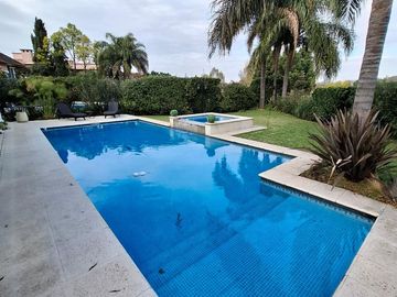 Vendo Casa en Buenos Aires Golf Club / Bella Vista