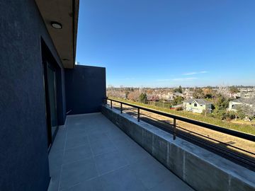 Venta De Departamento De 2 Ambientes En Zug Verdi, La Lonja, Pilar!
