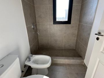 Venta De Departamento De 2 Ambientes En Zug Verdi, La Lonja, Pilar!