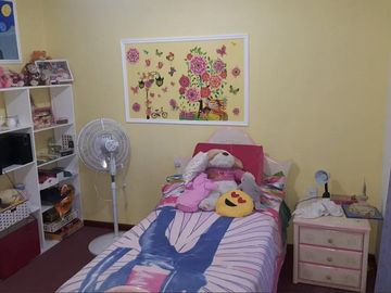 Excelente Chalet en Zona Residencial!! Azcuénaga 780, Monte Grande.-