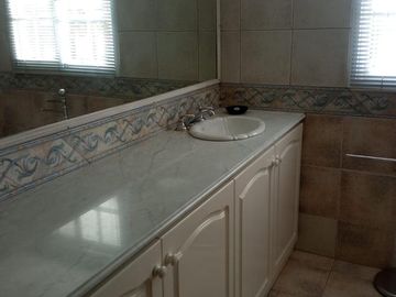 Casa - Claypole