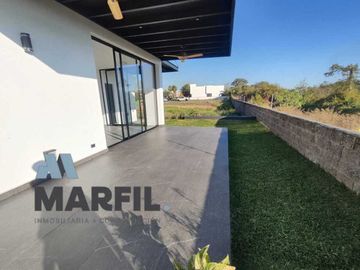 Espectacular Residencia en Venta en Club Altozano Colima