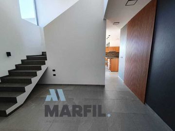 Espectacular Residencia en Venta en Club Altozano Colima