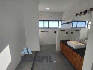 Espectacular Residencia en Venta en Club Altozano Colima