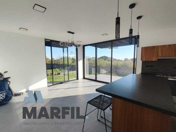 Espectacular Residencia en Venta en Club Altozano Colima