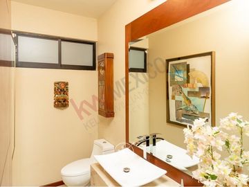 CASA MODERNA EN VENTA EN CUMBRES DEL LAGO JURIQUILLA CON ALBERCA Y SUPER EQUIPADA