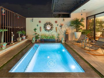 CASA MODERNA EN VENTA EN CUMBRES DEL LAGO JURIQUILLA CON ALBERCA Y SUPER EQUIPADA