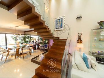 CASA MODERNA EN VENTA EN CUMBRES DEL LAGO JURIQUILLA CON ALBERCA Y SUPER EQUIPADA