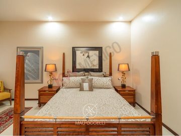 CASA MODERNA EN VENTA EN CUMBRES DEL LAGO JURIQUILLA CON ALBERCA Y SUPER EQUIPADA