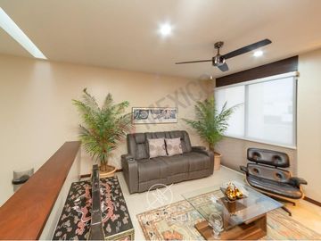 CASA MODERNA EN VENTA EN CUMBRES DEL LAGO JURIQUILLA CON ALBERCA Y SUPER EQUIPADA