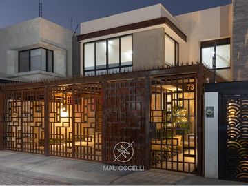 CASA MODERNA EN VENTA EN CUMBRES DEL LAGO JURIQUILLA CON ALBERCA Y SUPER EQUIPADA