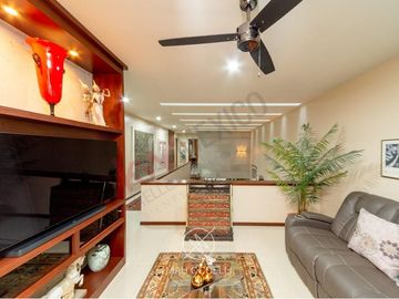 CASA MODERNA EN VENTA EN CUMBRES DEL LAGO JURIQUILLA CON ALBERCA Y SUPER EQUIPADA