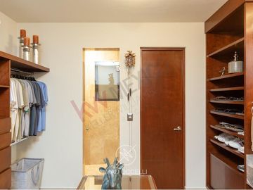 CASA MODERNA EN VENTA EN CUMBRES DEL LAGO JURIQUILLA CON ALBERCA Y SUPER EQUIPADA