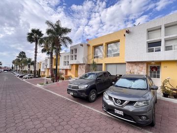 Casa en venta en Condominio Luz Maria Corregidora con excelente ubicación