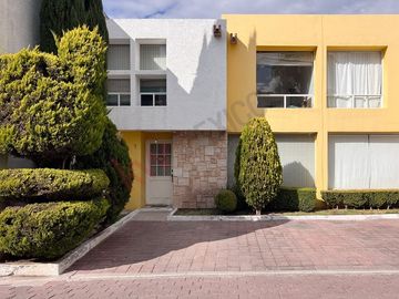 Casa en venta en Condominio Luz Maria Corregidora con excelente ubicación