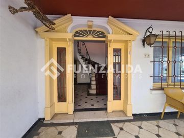 Casa en Venta en Cerca de Av Campo de Deportes