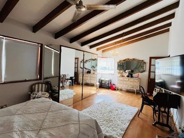 AMPLIO DÙPLEX  TOWNHOUSE CON LINDA VISTA