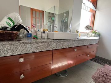 AMPLIO DÙPLEX  TOWNHOUSE CON LINDA VISTA
