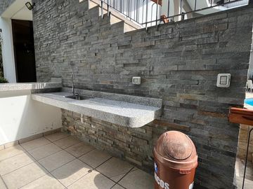 AMPLIO DÙPLEX  TOWNHOUSE CON LINDA VISTA