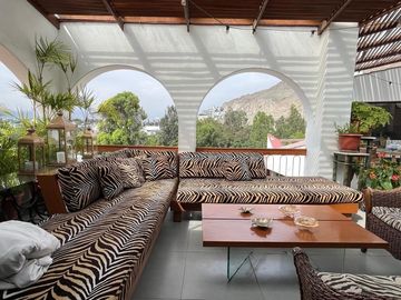 AMPLIO DÙPLEX  TOWNHOUSE CON LINDA VISTA