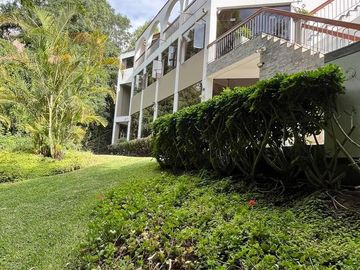 AMPLIO DÙPLEX  TOWNHOUSE CON LINDA VISTA