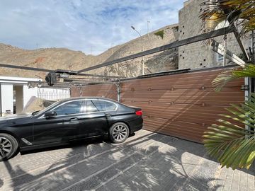 AMPLIO DÙPLEX  TOWNHOUSE CON LINDA VISTA