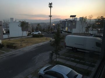 CASA EN RENTA, LAGO ESMERALDA, JARDIN GRANDE, VIGILANCIA.