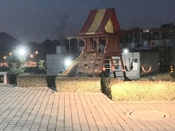 CASA EN RENTA, LAGO ESMERALDA, JARDIN GRANDE, VIGILANCIA.