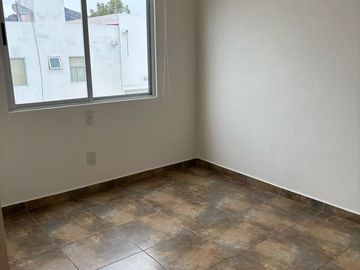 CASA EN RENTA, LAGO ESMERALDA, JARDIN GRANDE, VIGILANCIA.