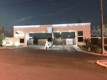 CASA EN RENTA, LAGO ESMERALDA, JARDIN GRANDE, VIGILANCIA.