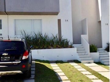 CASA EN RENTA, LAGO ESMERALDA, JARDIN GRANDE, VIGILANCIA.