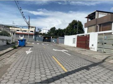 CASA EN VENTA, APLICA CRÉDITO VIP 4.87%, SECTOR HUERTOS FAMILIARES AZAYA, IBARRA